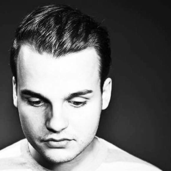 Meet your Posher, Tomas - Picture 1 of 3